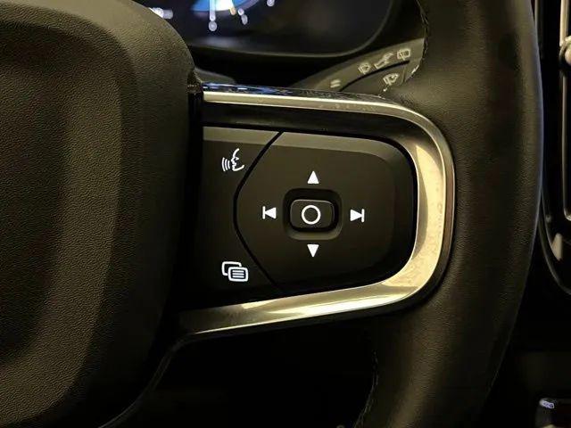 2024 Volvo XC40 B5 Plus Dark Theme