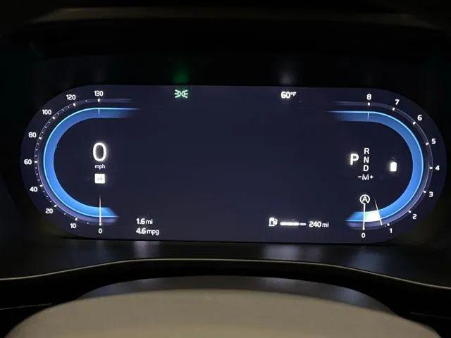 2024 Volvo XC40 B5 Plus Dark Theme
