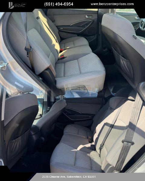 2018 Hyundai Santa Fe SE