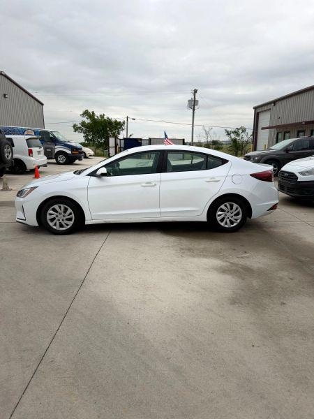 2020 Hyundai Elantra SE