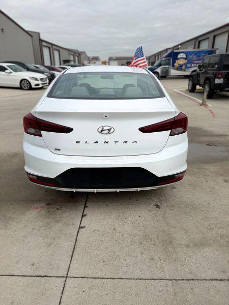 2020 Hyundai Elantra SE