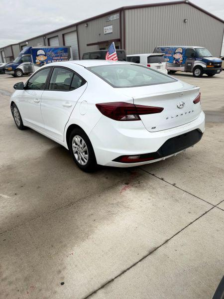 2020 Hyundai Elantra SE