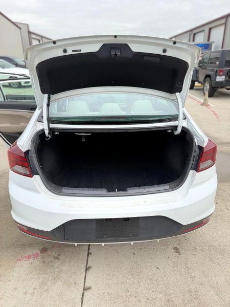 2020 Hyundai Elantra SE