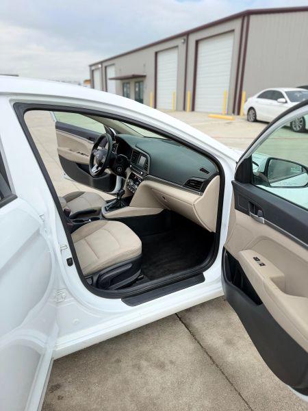 2020 Hyundai Elantra SE