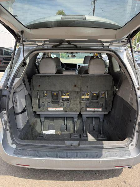 2015 Toyota Sienna XLE 8 Passenger