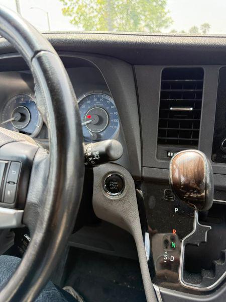 2015 Toyota Sienna XLE 8 Passenger