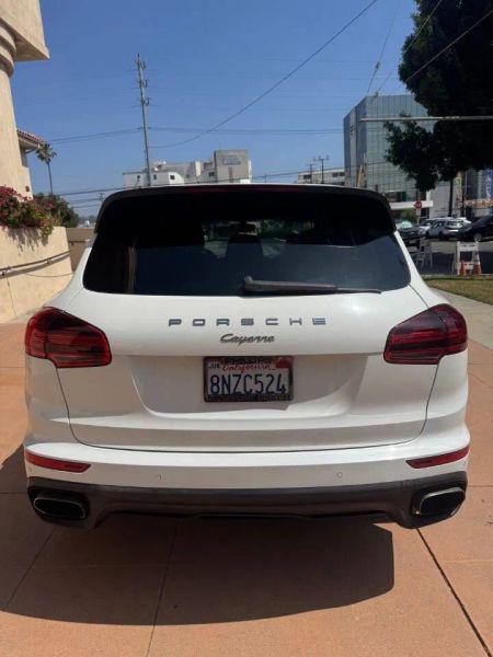 2016 Porsche Cayenne Base
