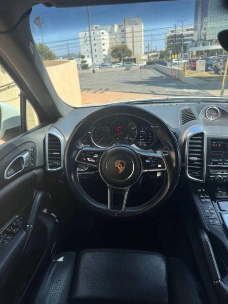 2016 Porsche Cayenne Base