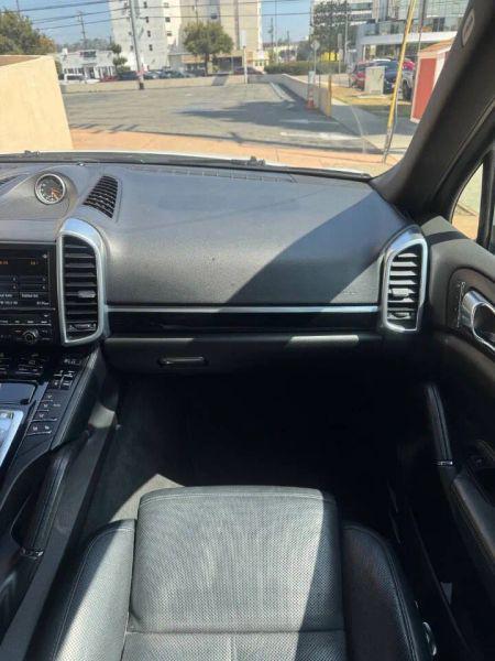 2016 Porsche Cayenne Base