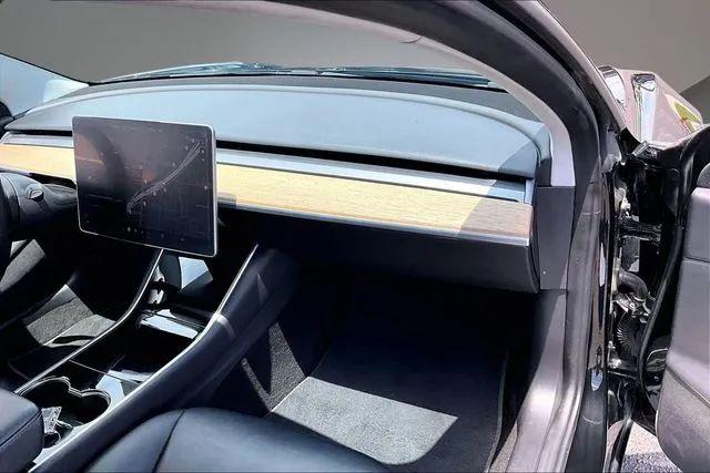 2019 Tesla Model 3 Mid Range