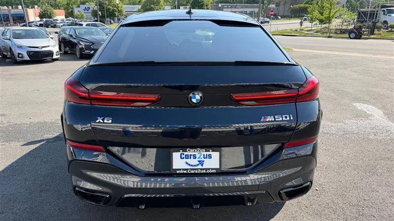 2021 BMW X6 M50i