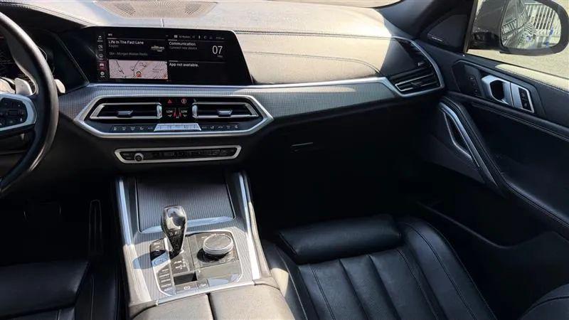 2021 BMW X6 M50i