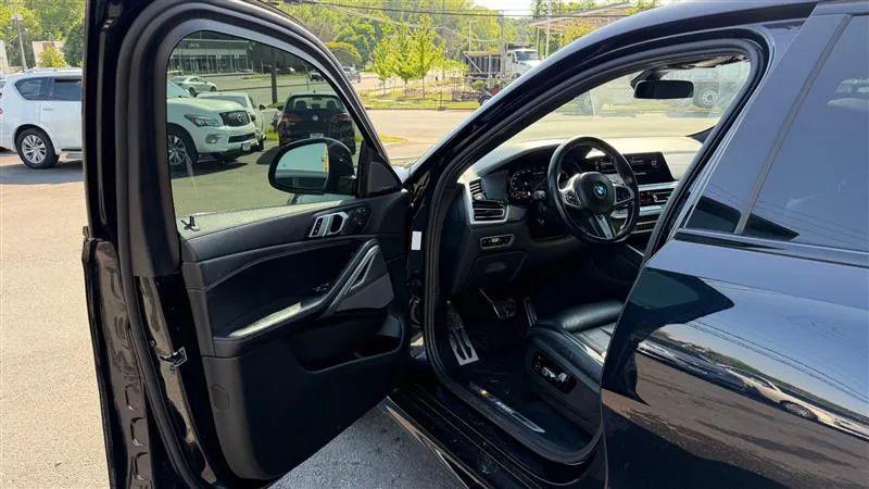 2021 BMW X6 M50i