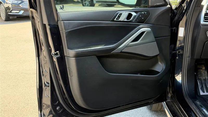 2021 BMW X6 M50i