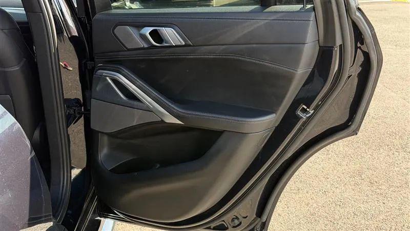 2021 BMW X6 M50i