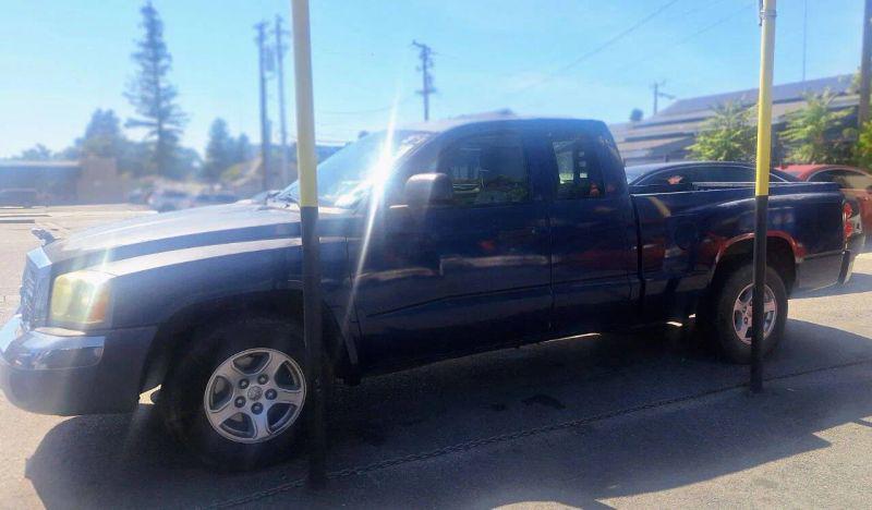 2005 Dodge Dakota SLT