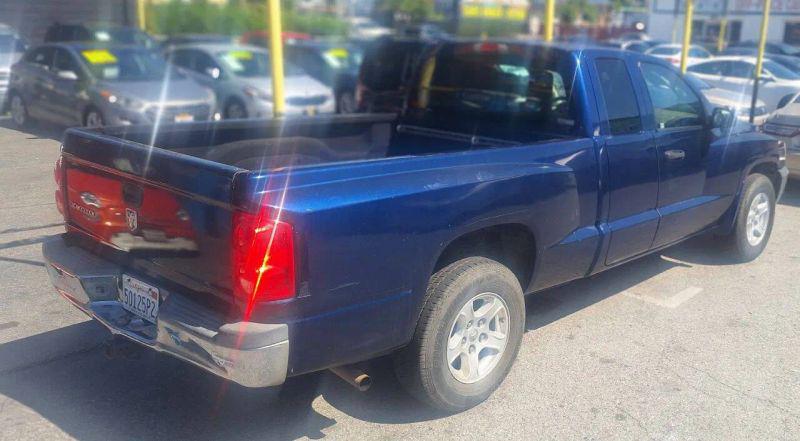 2005 Dodge Dakota SLT