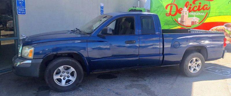 2005 Dodge Dakota SLT
