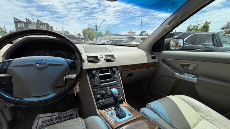 2004 Volvo XC90 T6