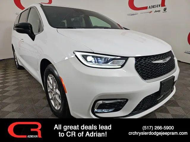 2025 Chrysler Pacifica Select for sale in Adrian, MI