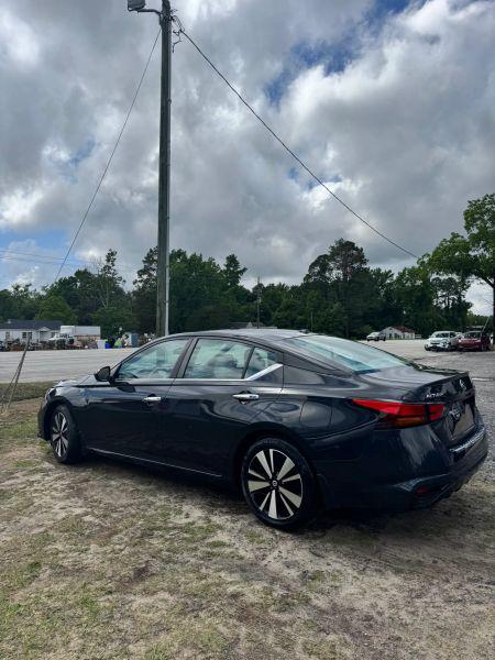 2021 Nissan Altima SV FWD