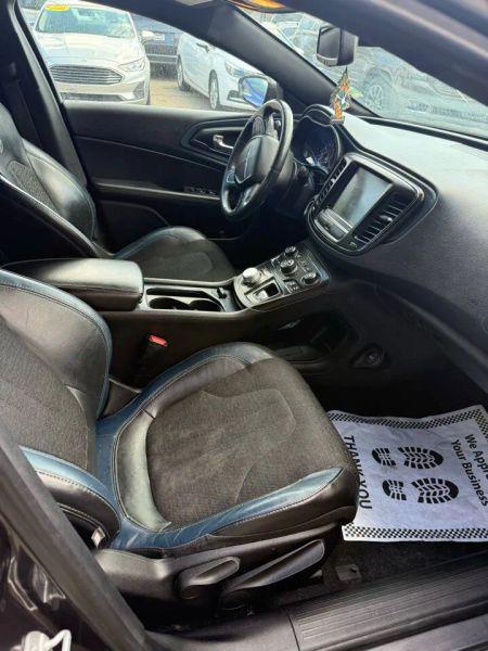 2016 Chrysler 200 S