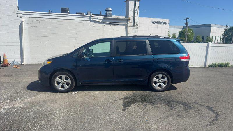 2011 Toyota Sienna LE V6