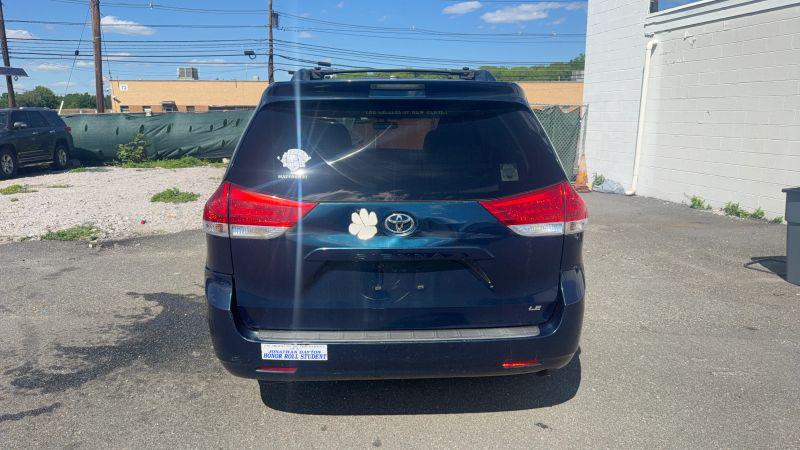 2011 Toyota Sienna LE V6