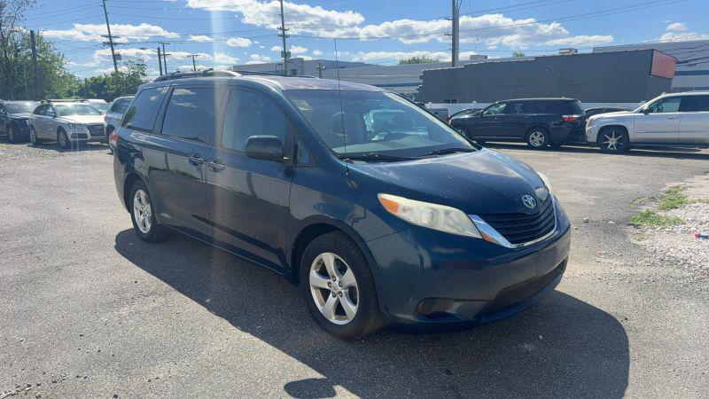 2011 Toyota Sienna LE V6