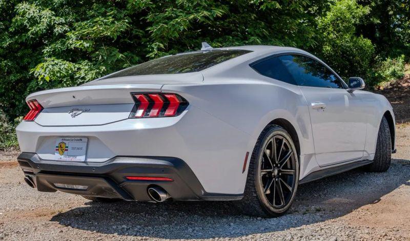 2024 Ford Mustang EcoBoost Fastback