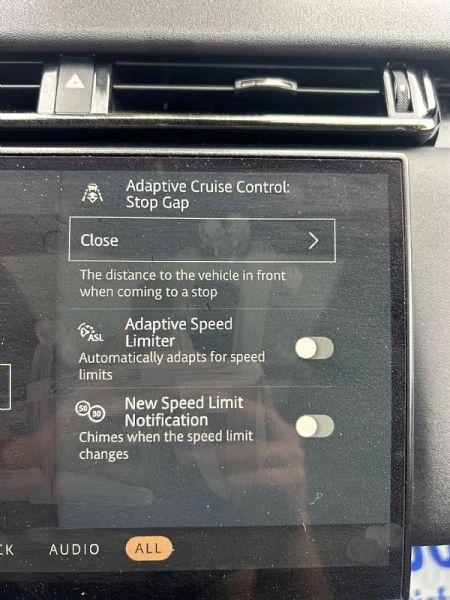2025 Land Rover Range Rover Velar P250 Dynamic SE