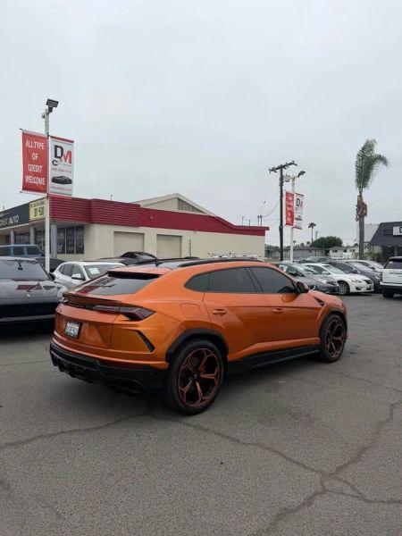 2020 Lamborghini Urus Base