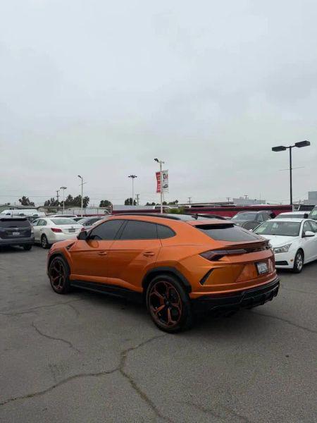 2020 Lamborghini Urus Base