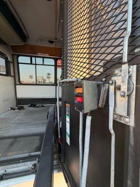 2001 Chevrolet Express Cutaway Base