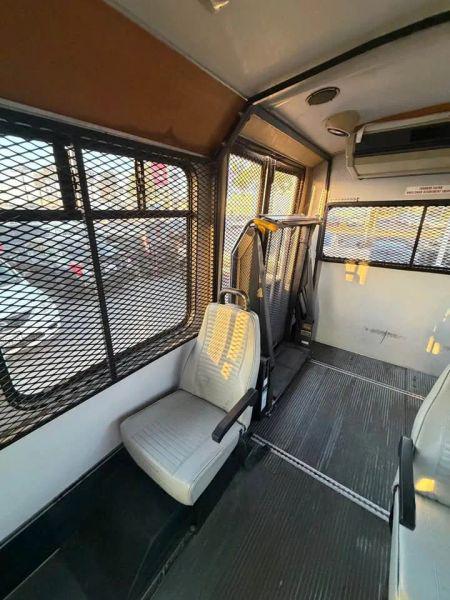 2001 Chevrolet Express Cutaway Base