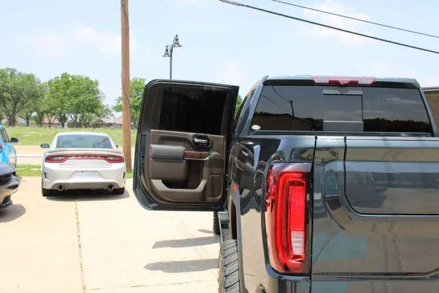 2022 GMC Sierra 2500HD 4WD Crew Cab Standard Bed Denali