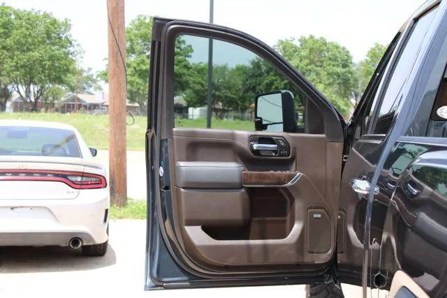 2022 GMC Sierra 2500HD 4WD Crew Cab Standard Bed Denali