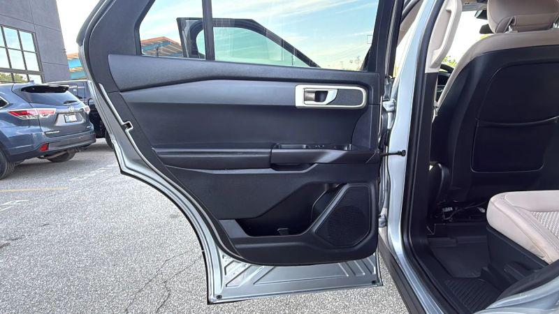 2020 Ford Explorer Base