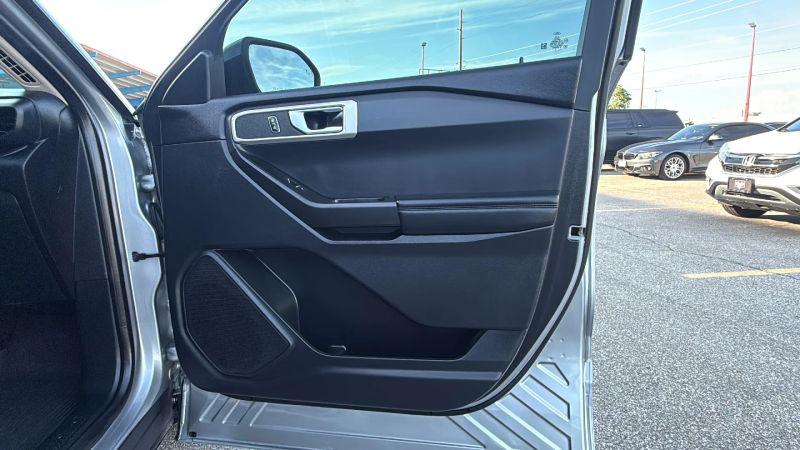 2020 Ford Explorer Base