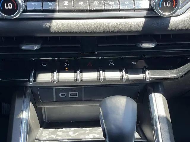 2023 GMC Canyon 2WD Crew Cab Short Box Elevation