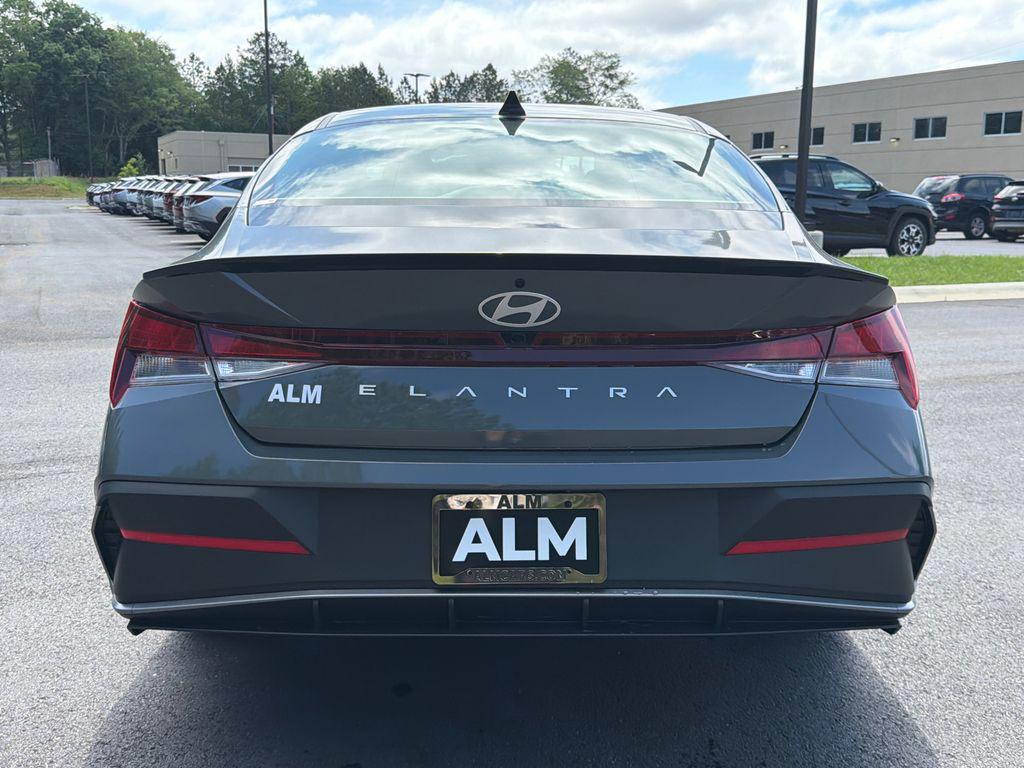 New 2026 Gray HYUNDAI SEL Sport image 5