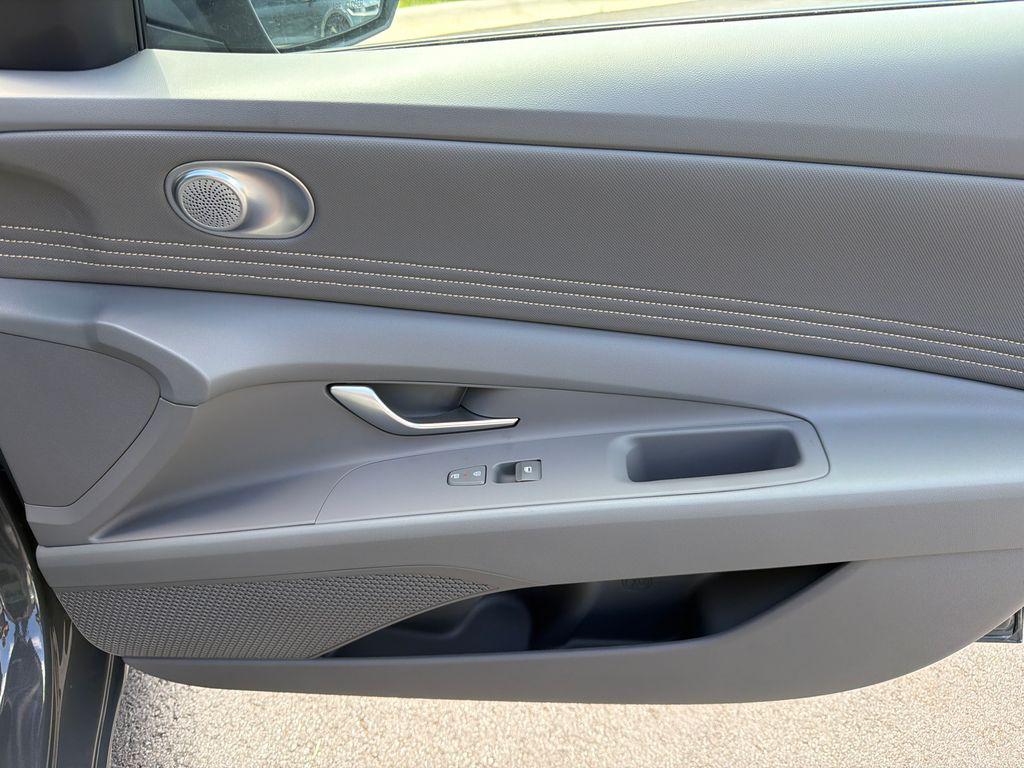 New 2026 Gray HYUNDAI SEL Sport image 15