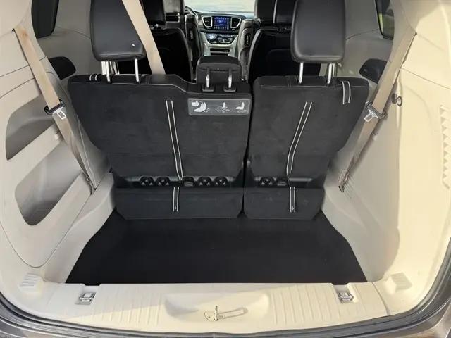2017 Chrysler Pacifica Touring-L Plus