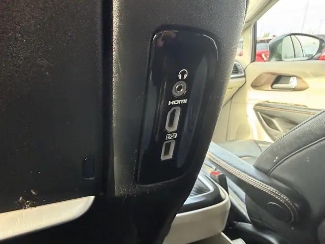2017 Chrysler Pacifica Touring-L Plus