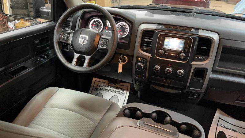 2017 Ram 1500 Express Quad Cab 4x4 6'4" Box