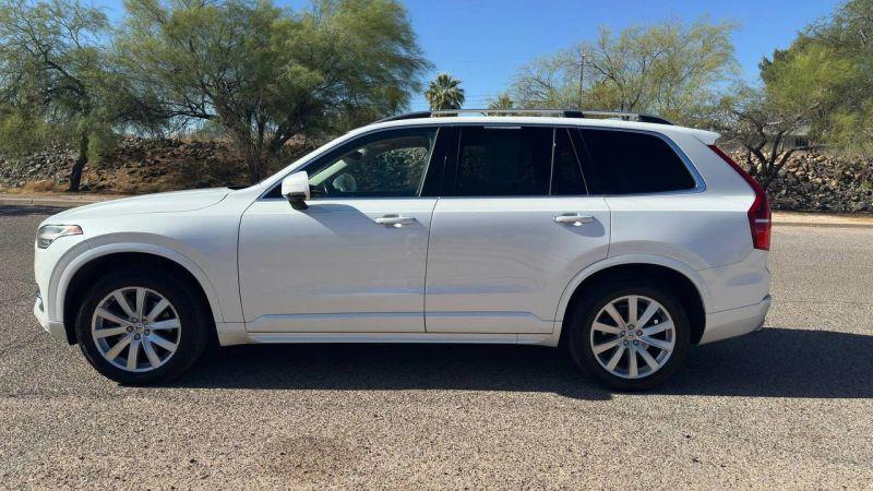 2016 Volvo XC90 T6 Momentum