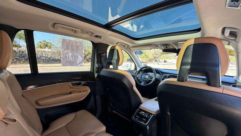 2016 Volvo XC90 T6 Momentum