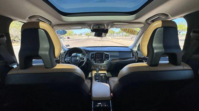 2016 Volvo XC90 T6 Momentum