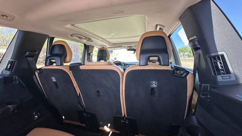2016 Volvo XC90 T6 Momentum