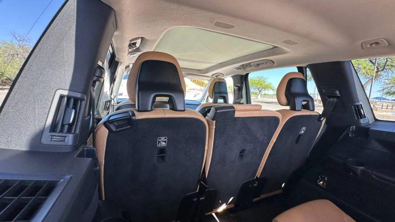 2016 Volvo XC90 T6 Momentum